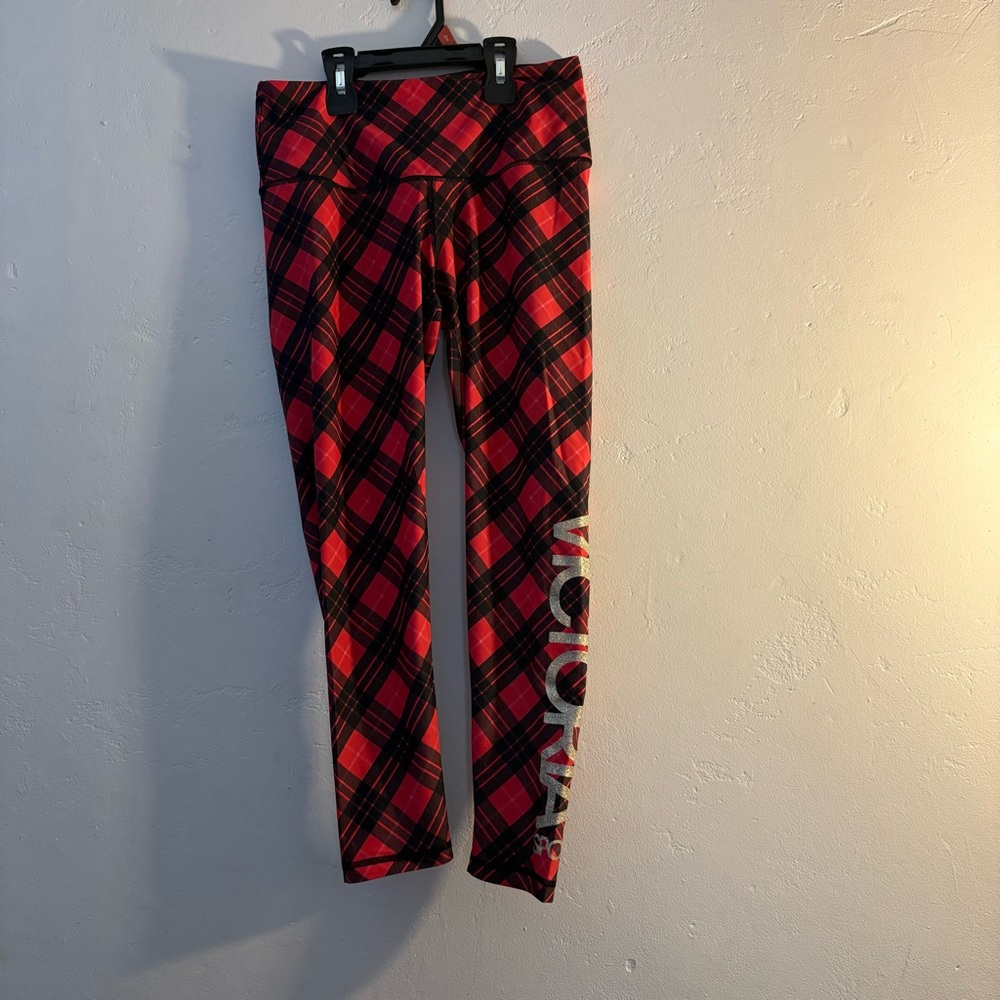 ❤️🖤 Victoria Sport Plaid Leggings – Women’s size medium 🖤❤️